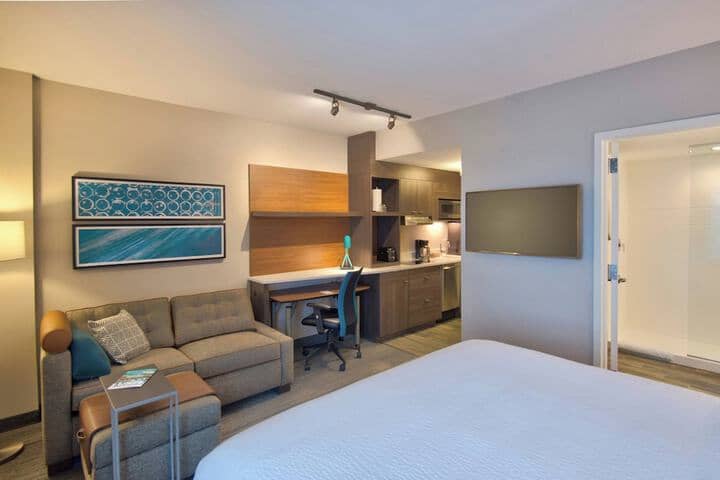 Room 8 of 45