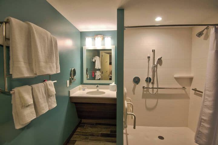 Room 32 of 45